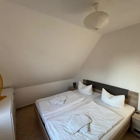 Apartmenthaus Eldena Am Teich جرايفسفالد